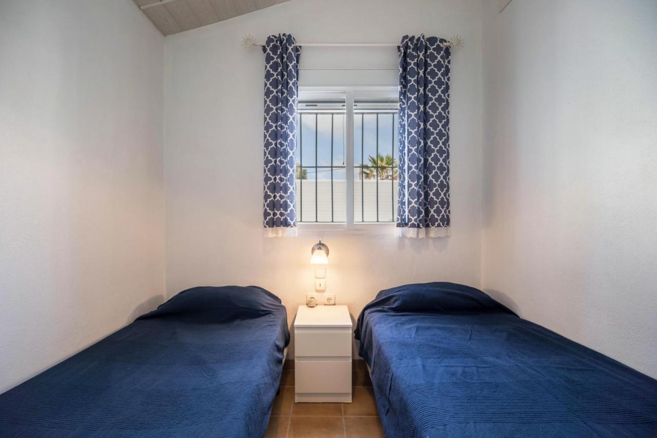La Casita Azul - Mayores De 25 Chiclana de la Frontera Exterior foto